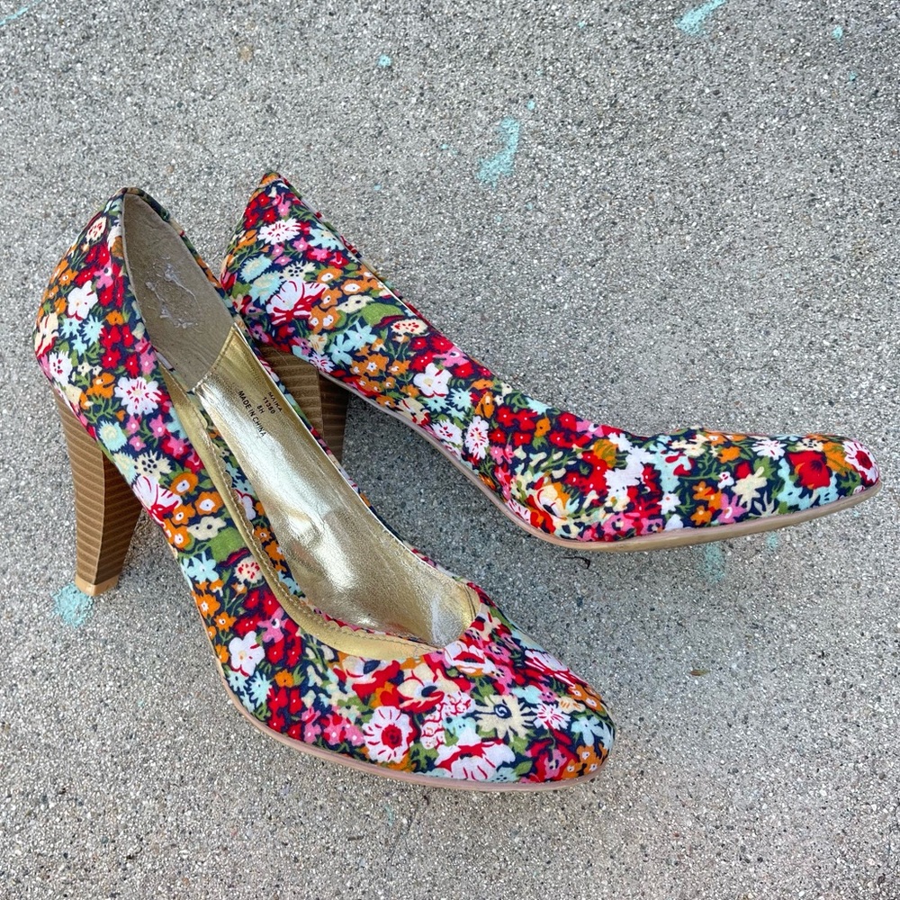 Rampage shoes vintage Y2K sz 8 black floral print round toe high heel brunch